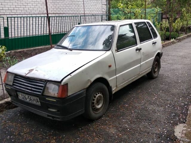 Белый Фиат Уно, объемом двигателя 0 л и пробегом 180 тыс. км за 300 $, фото 1 на Automoto.ua
