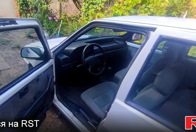 Белый Фиат Уно, объемом двигателя 1.4 л и пробегом 0 тыс. км за 650 $, фото 1 на Automoto.ua