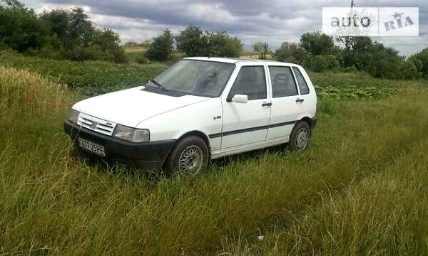 Білий Фіат Уно, об'ємом двигуна 1 л та пробігом 150 тис. км за 1700 $, фото 1 на Automoto.ua