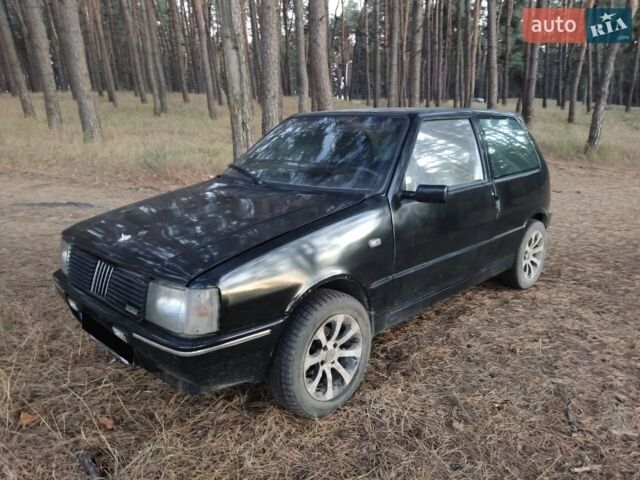 Черный Фиат Уно, объемом двигателя 1 л и пробегом 368 тыс. км за 1250 $, фото 1 на Automoto.ua