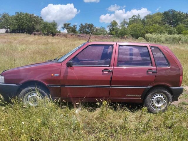 Червоний Фіат Уно, об'ємом двигуна 1 л та пробігом 207 тис. км за 1000 $, фото 1 на Automoto.ua