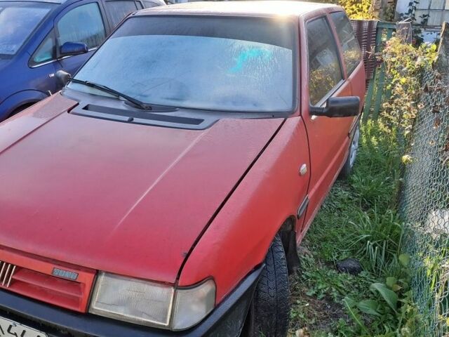 Красный Фиат Уно, объемом двигателя 1 л и пробегом 1 тыс. км за 615 $, фото 1 на Automoto.ua