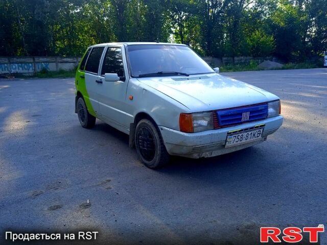 Фиат Уно, объемом двигателя 1.5 л и пробегом 77 тыс. км за 580 $, фото 1 на Automoto.ua