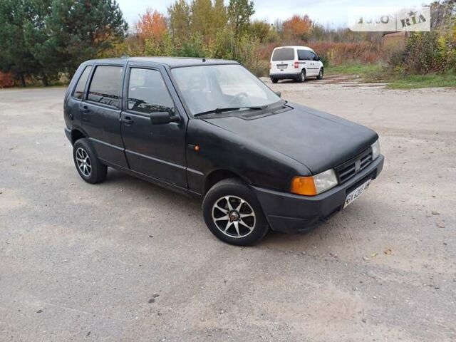 Фиат Уно, объемом двигателя 1.11 л и пробегом 250 тыс. км за 710 $, фото 1 на Automoto.ua