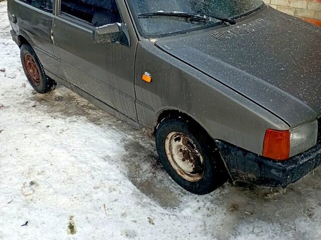 Серый Фиат Уно, объемом двигателя 0.9 л и пробегом 34 тыс. км за 800 $, фото 1 на Automoto.ua