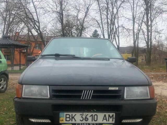 Сірий Фіат Уно, об'ємом двигуна 1.4 л та пробігом 3 тис. км за 596 $, фото 1 на Automoto.ua