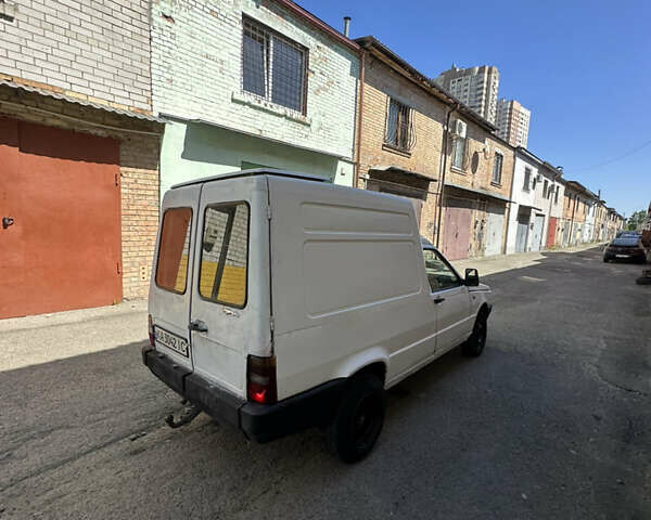 Белый Фиат Fiorino, объемом двигателя 1.37 л и пробегом 190 тыс. км за 1250 $, фото 1 на Automoto.ua