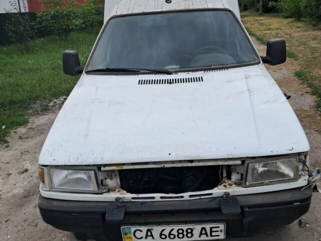 Белый Фиат Fiorino, объемом двигателя 0 л и пробегом 100 тыс. км за 321 $, фото 1 на Automoto.ua