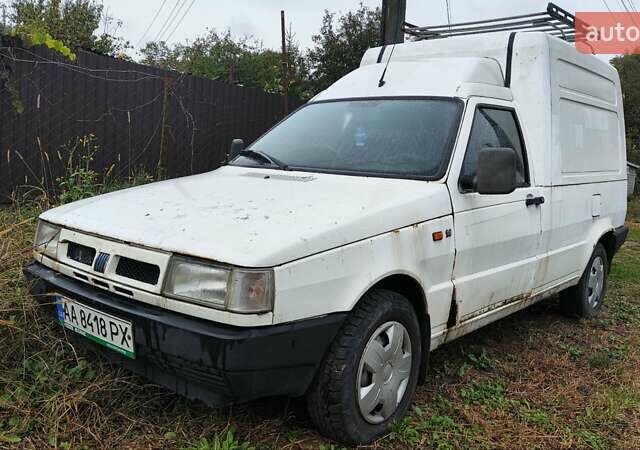 Белый Фиат Fiorino, объемом двигателя 1.37 л и пробегом 378 тыс. км за 1100 $, фото 1 на Automoto.ua