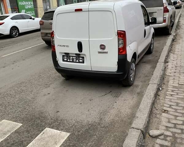 Белый Фиат Fiorino, объемом двигателя 1.37 л и пробегом 64 тыс. км за 5760 $, фото 1 на Automoto.ua