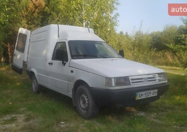 Белый Фиат Fiorino, объемом двигателя 1.4 л и пробегом 149 тыс. км за 1500 $, фото 1 на Automoto.ua