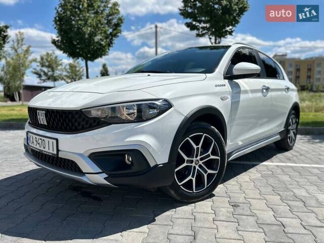 Белый Фиат Tipo Cross, объемом двигателя 1 л и пробегом 13 тыс. км за 16400 $, фото 1 на Automoto.ua