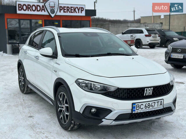 Белый Фиат Tipo Cross, объемом двигателя 1 л и пробегом 12 тыс. км за 11950 $, фото 1 на Automoto.ua