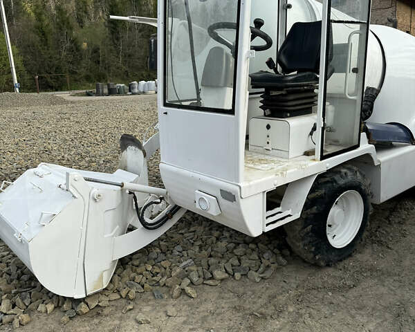 Белый Фиори ДБ, объемом двигателя 0 л и пробегом 1 тыс. км за 32000 $, фото 1 на Automoto.ua
