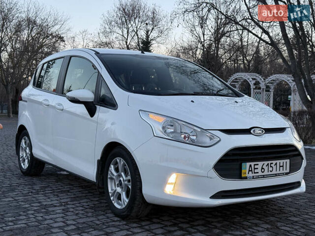 Белый Форд Б-Макс, объемом двигателя 1 л и пробегом 61 тыс. км за 7300 $, фото 1 на Automoto.ua
