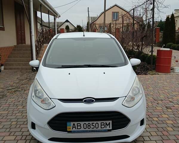 Белый Форд Б-Макс, объемом двигателя 1.5 л и пробегом 140 тыс. км за 8200 $, фото 1 на Automoto.ua