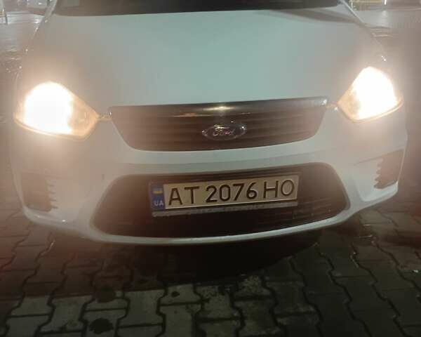 Белый Форд Си-Макс, объемом двигателя 1.56 л и пробегом 275 тыс. км за 5500 $, фото 1 на Automoto.ua