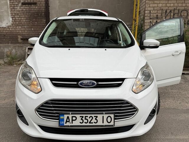 Белый Форд Си-Макс, объемом двигателя 2 л и пробегом 150 тыс. км за 11000 $, фото 1 на Automoto.ua