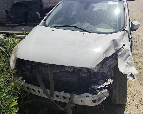 Білий Форд Сі-Макс, об'ємом двигуна 2 л та пробігом 150 тис. км за 4400 $, фото 1 на Automoto.ua