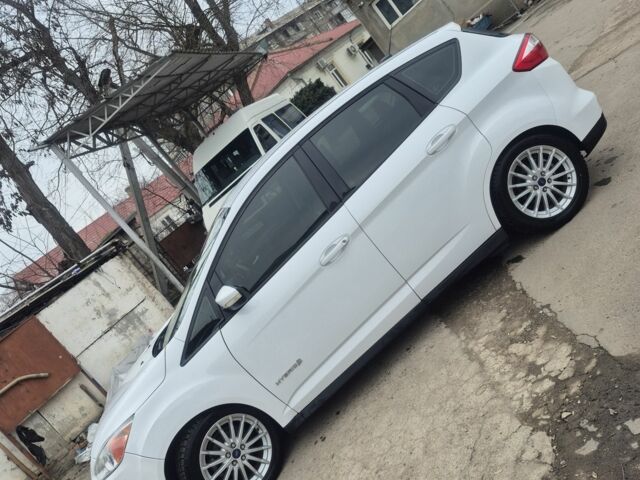 Белый Форд Си-Макс, объемом двигателя 2 л и пробегом 118 тыс. км за 11700 $, фото 1 на Automoto.ua