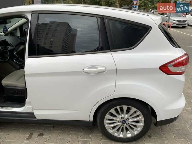 Белый Форд Си-Макс, объемом двигателя 2 л и пробегом 206 тыс. км за 12000 $, фото 1 на Automoto.ua