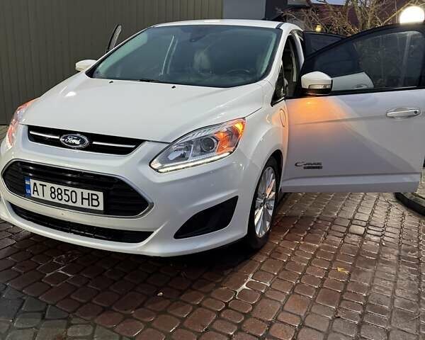 Белый Форд Си-Макс, объемом двигателя 2 л и пробегом 111 тыс. км за 15100 $, фото 1 на Automoto.ua