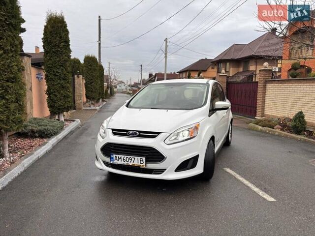 Белый Форд Си-Макс, объемом двигателя 2 л и пробегом 203 тыс. км за 10800 $, фото 1 на Automoto.ua