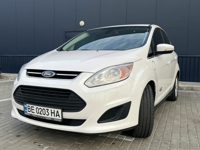 Белый Форд Си-Макс, объемом двигателя 2 л и пробегом 210 тыс. км за 9537 $, фото 1 на Automoto.ua