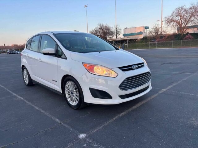 Білий Форд Сі-Макс, об'ємом двигуна 2 л та пробігом 80 тис. км за 7560 $, фото 1 на Automoto.ua