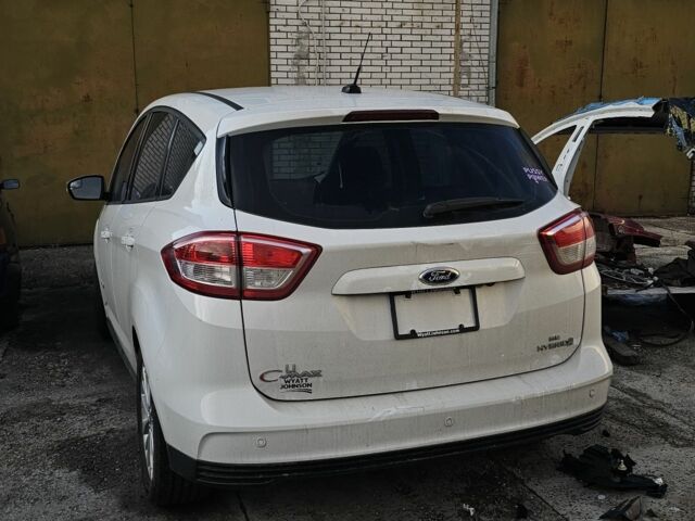 Білий Форд Сі-Макс, об'ємом двигуна 2 л та пробігом 156 тис. км за 8000 $, фото 1 на Automoto.ua