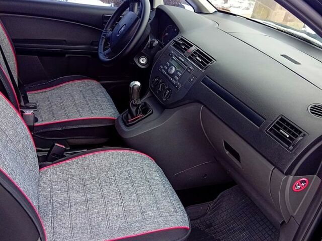 Черный Форд Си-Макс, объемом двигателя 1.6 л и пробегом 300 тыс. км за 4000 $, фото 1 на Automoto.ua