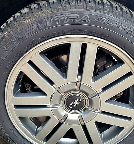 Черный Форд Си-Макс, объемом двигателя 2 л и пробегом 293 тыс. км за 5500 $, фото 1 на Automoto.ua