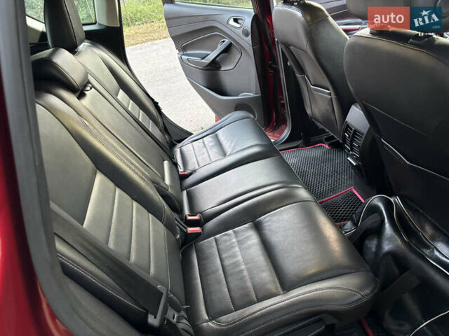 Красный Форд Си-Макс, объемом двигателя 2 л и пробегом 162 тыс. км за 9990 $, фото 1 на Automoto.ua
