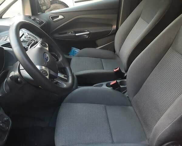 Красный Форд Си-Макс, объемом двигателя 2 л и пробегом 187 тыс. км за 9000 $, фото 1 на Automoto.ua