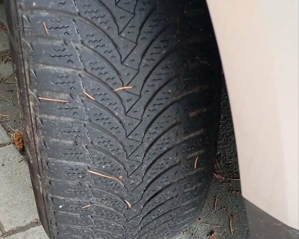 Серый Форд Си-Макс, объемом двигателя 1.8 л и пробегом 282 тыс. км за 1500 $, фото 1 на Automoto.ua