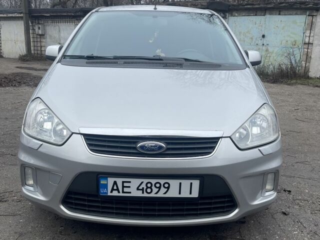 Серый Форд Си-Макс, объемом двигателя 1.6 л и пробегом 200 тыс. км за 5600 $, фото 1 на Automoto.ua
