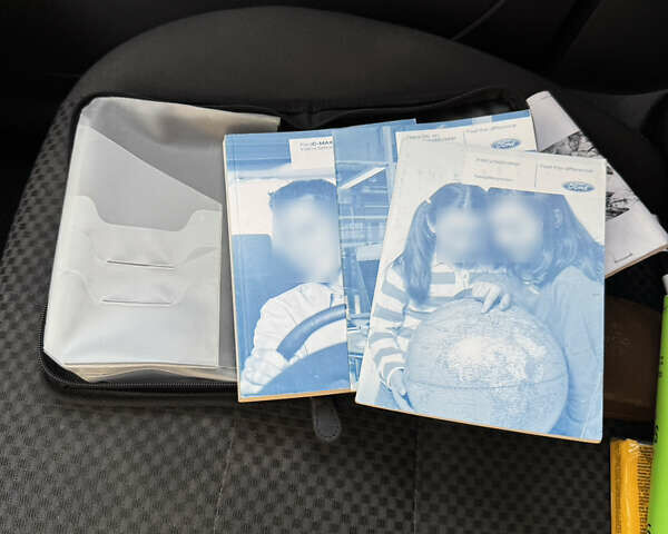 Сірий Форд Сі-Макс, об'ємом двигуна 1.6 л та пробігом 256 тис. км за 6700 $, фото 1 на Automoto.ua