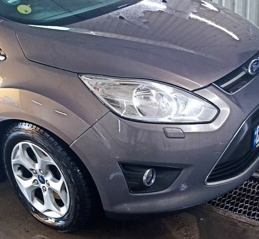 Серый Форд Си-Макс, объемом двигателя 1.6 л и пробегом 205 тыс. км за 8500 $, фото 1 на Automoto.ua