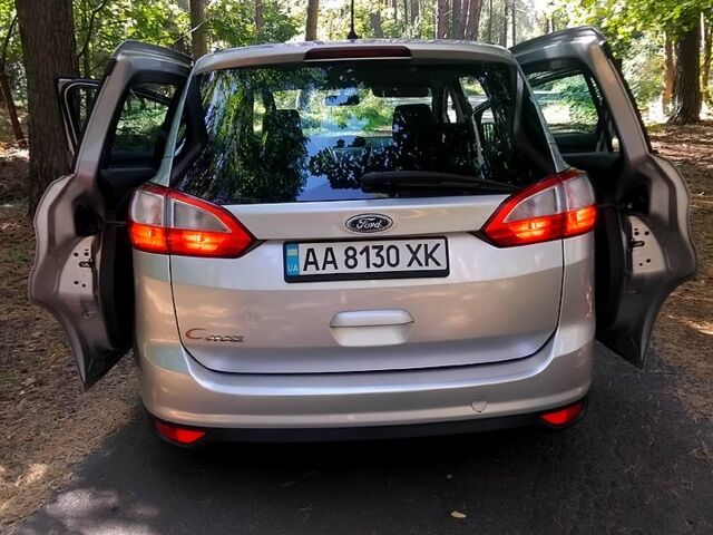 Серый Форд Си-Макс, объемом двигателя 1.6 л и пробегом 185 тыс. км за 7999 $, фото 1 на Automoto.ua