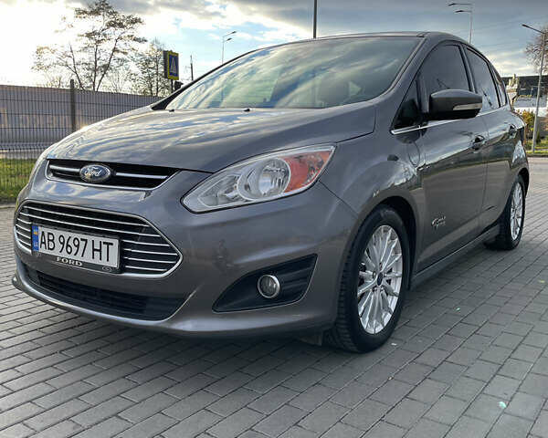 Серый Форд Си-Макс, объемом двигателя 2 л и пробегом 210 тыс. км за 14350 $, фото 1 на Automoto.ua