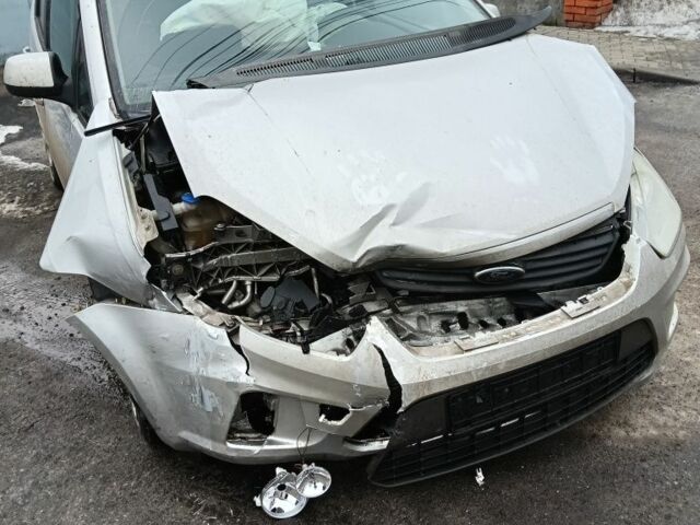 Серый Форд Си-Макс, объемом двигателя 1.6 л и пробегом 220 тыс. км за 2200 $, фото 1 на Automoto.ua