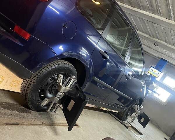 Синий Форд Си-Макс, объемом двигателя 1.6 л и пробегом 330 тыс. км за 4603 $, фото 1 на Automoto.ua