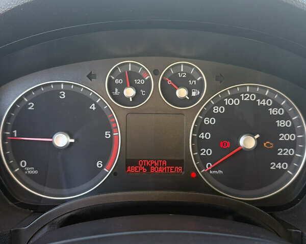 Синий Форд Си-Макс, объемом двигателя 1.75 л и пробегом 258 тыс. км за 4000 $, фото 1 на Automoto.ua