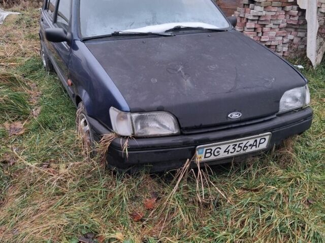 Синий Форд Капри, объемом двигателя 1.3 л и пробегом 250 тыс. км за 348 $, фото 1 на Automoto.ua