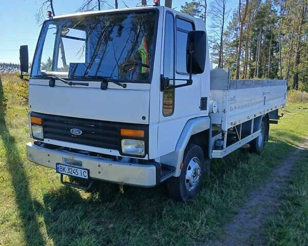 Белый Форд Карго, объемом двигателя 6 л и пробегом 367 тыс. км за 7400 $, фото 1 на Automoto.ua