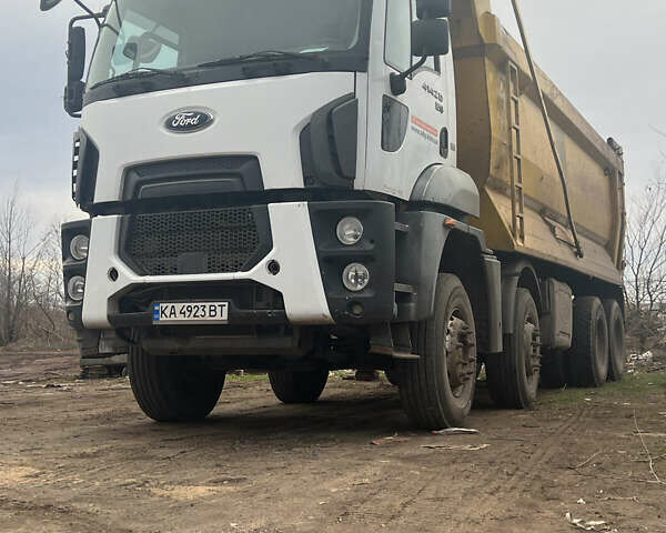 Белый Форд Карго, объемом двигателя 12.9 л и пробегом 160 тыс. км за 58000 $, фото 1 на Automoto.ua