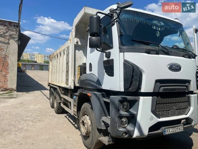 Белый Форд Карго, объемом двигателя 0 л и пробегом 300 тыс. км за 60000 $, фото 1 на Automoto.ua