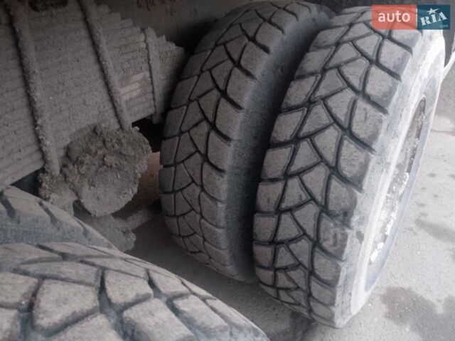 Жовтий Форд Карго, об'ємом двигуна 8.97 л та пробігом 379 тис. км за 27999 $, фото 1 на Automoto.ua