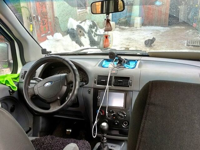 Білий Форд Коннект, об'ємом двигуна 1.8 л та пробігом 450 тис. км за 3700 $, фото 1 на Automoto.ua