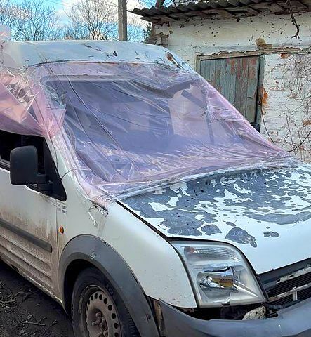 Белый Форд Коннект, объемом двигателя 1.8 л и пробегом 400 тыс. км за 750 $, фото 1 на Automoto.ua